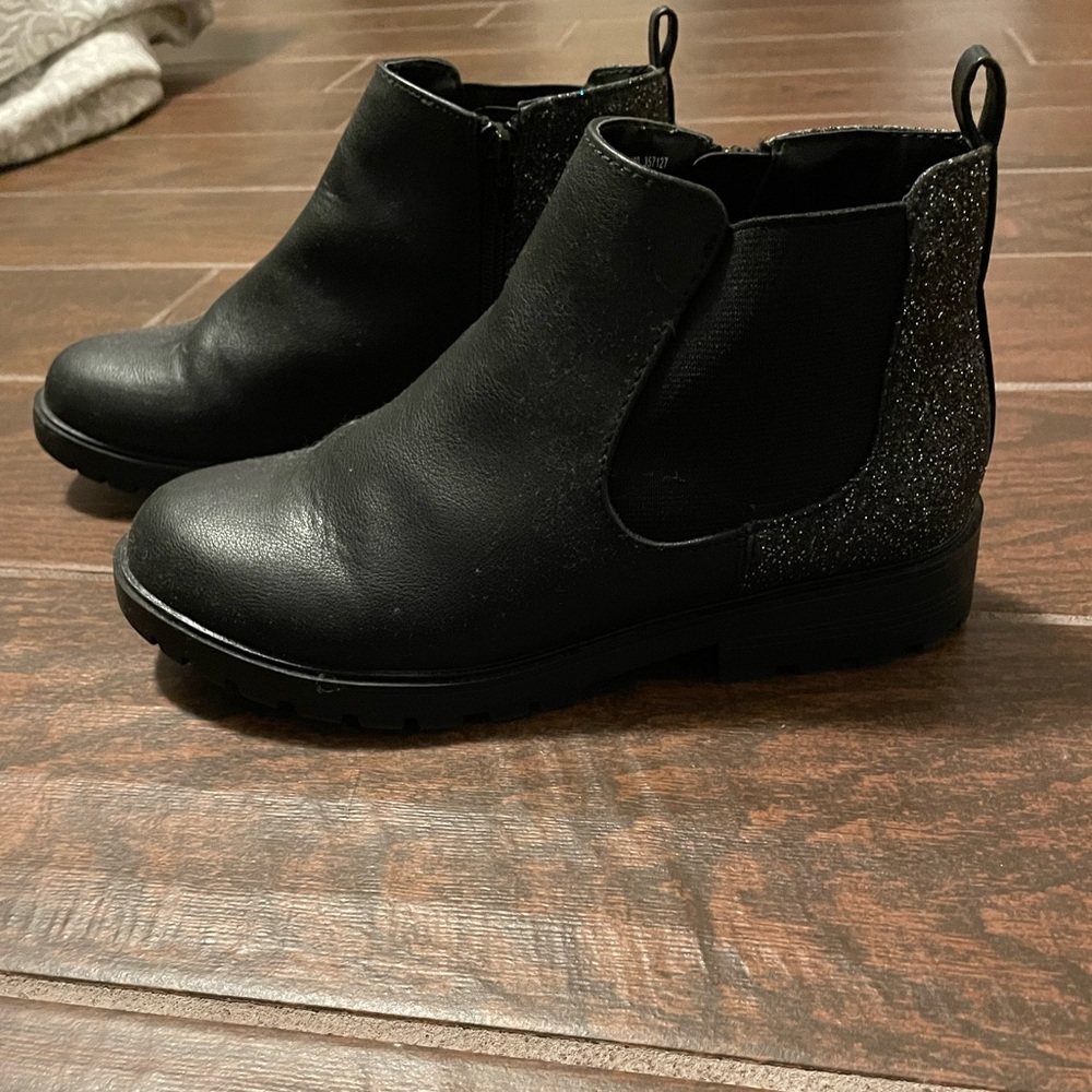 True craft girls black boots size 4 youth